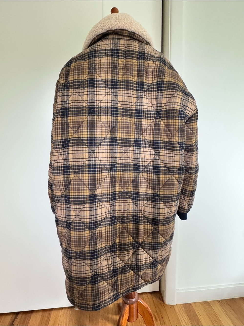 Levi’s Plaid Quilted Coat with Faux Shearling Collar - Beige Plaid - Picture 2 of 4